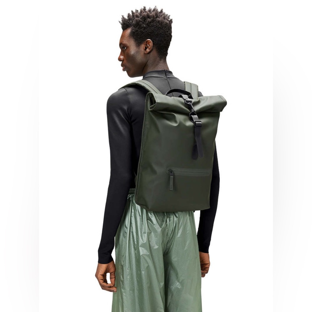 RAINS Rolltop Rucksack in Green